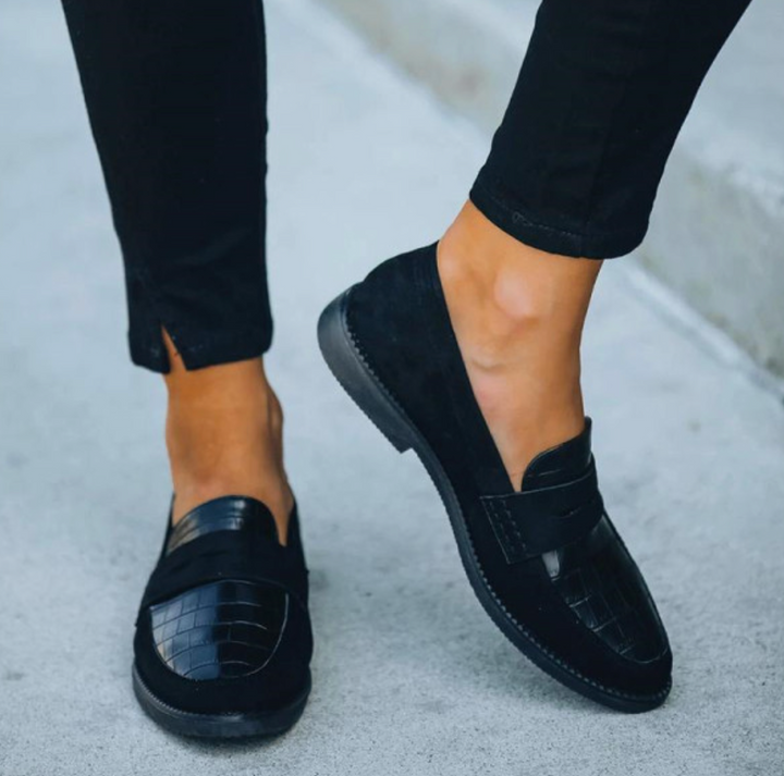 Women's Loafers with Textured and Glossy Finish