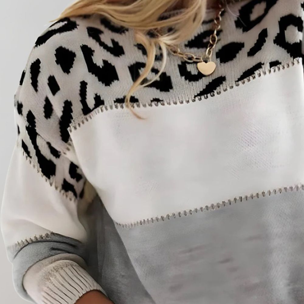 Laura | Casual Sweater with Leopard Print
