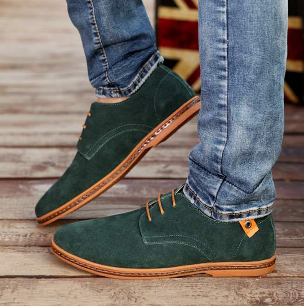 Men's Oxford Shoes with Lace-Up Style and Stitching