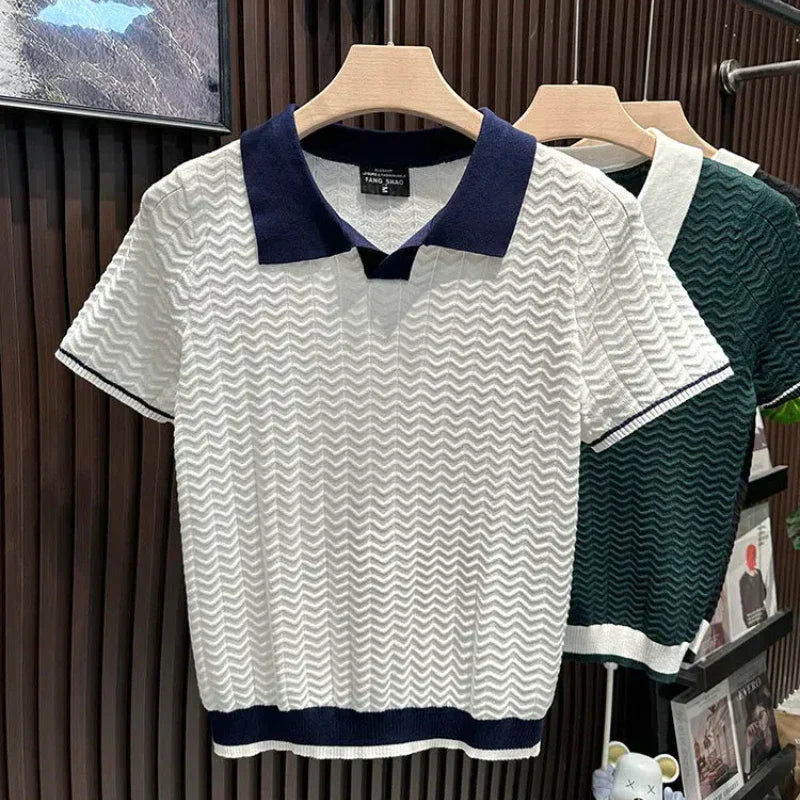 Men's Short Sleeve Knit Polo Shirt with Contrast Collar and Zigzag Pattern