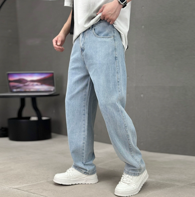 Men's Straight Leg Jeans with Classic Five-Pocket Design