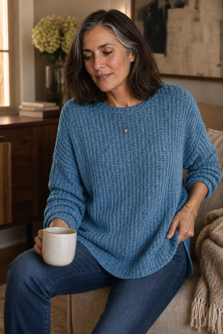 Florine | Women's Ribbed Sweater with Curved Hem