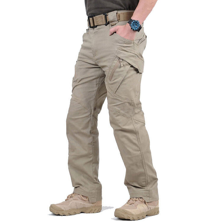 mens-cargo-pants-in-woven-material-with-zip-pockets-and-knee-seams-8