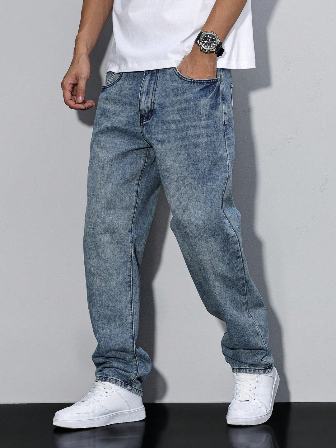 mens-casual-denim-jeans-with-zip-fly-and-five-pockets-14