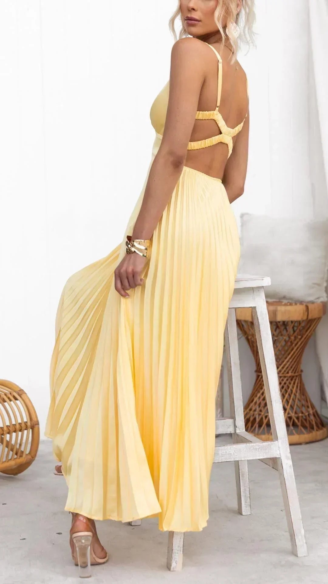 womens-maxi-dress-with-v-neck-and-pleated-skirt-4